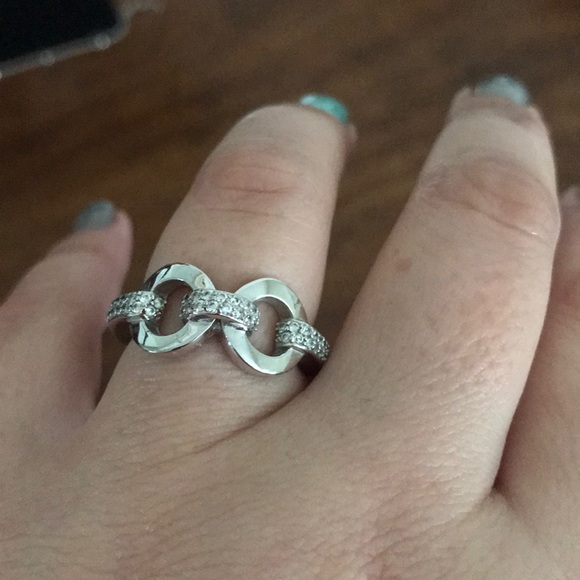 henri bendel Jewelry - 🍀🍀 sale...Henri Bendel pave link ring